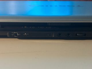 Portátil Toshiba L300D Gris + FUNDA REGALO