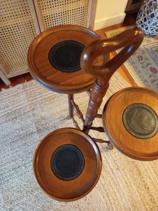 Mesa auxiliar Madeleine de Valenti