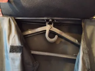 Porta trajes Bossana con bolsillos