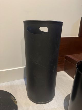 Perchero de pie y papeleras y paragüero oficina