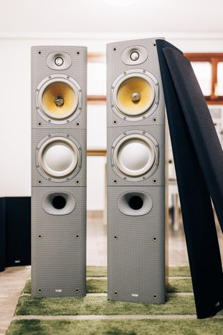 Altavoces Bowers & Wilkins DM 603 S3