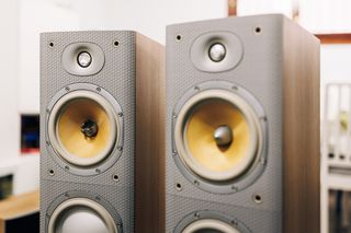 Altavoces Bowers & Wilkins DM 603 S3