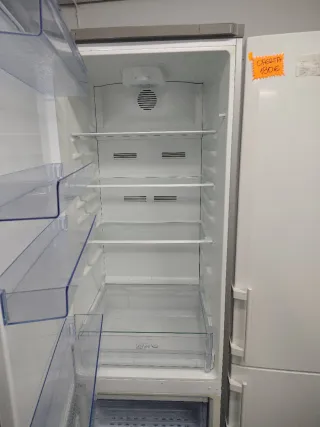Nevera Beko Gris
