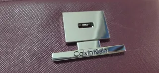 Bolso Calvin Klein burdeos bandolera