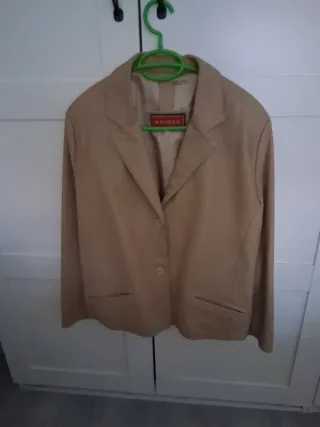 Chaqueta de piel Rebels beige