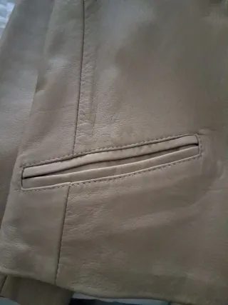 Chaqueta de piel Rebels beige