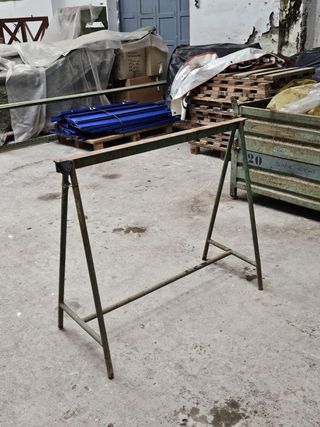 Caballetes industriales metálicos