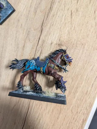 Warhammer Bárbaros a Caballo Guerreros del Caos