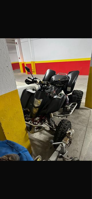 Suzuki LTZ 400 Negro