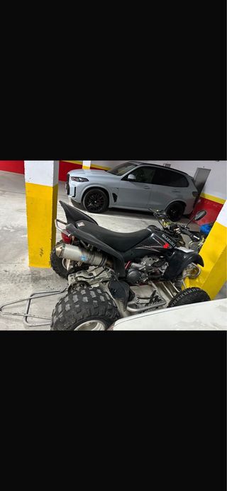 Suzuki LTZ 400 Negro