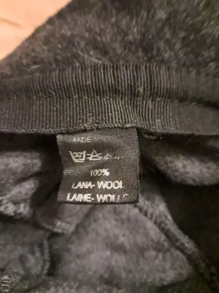 Cappello in lana grigio scuro