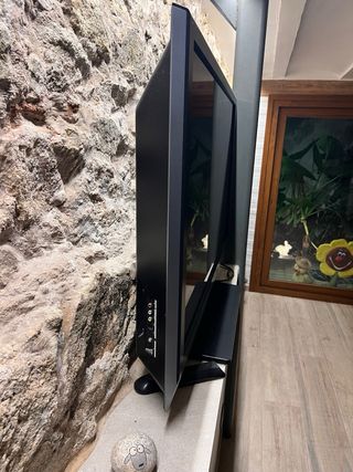 Televisión Hitachi Negra