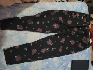 Pantalón estampado floral talla 40