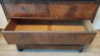 Cómoda antigua de madera