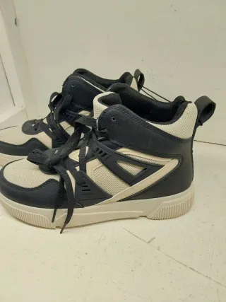 Scarpe Altr beige e nere