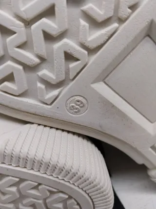 Scarpe Altr beige e nere