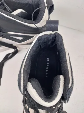 Scarpe Altr beige e nere