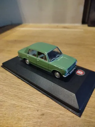 SEAT 124 L (1969) Colección 1/43