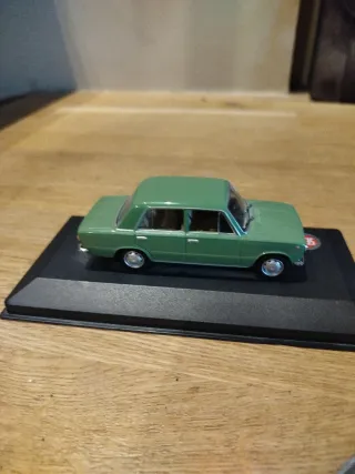 SEAT 124 L (1969) Colección 1/43