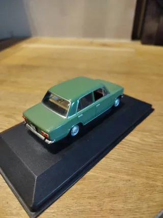 SEAT 124 L (1969) Colección 1/43