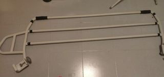 Barandilla abatible para cama