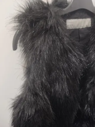 Nuevo chaleco pelo Zara con etiqueta