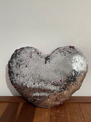 Cojín Corazón Lentejuelas Rosa y Plata ¡NUEVO!