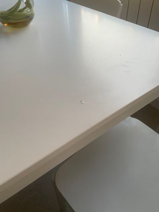 Mesa blanca con 4 sillas IKEA