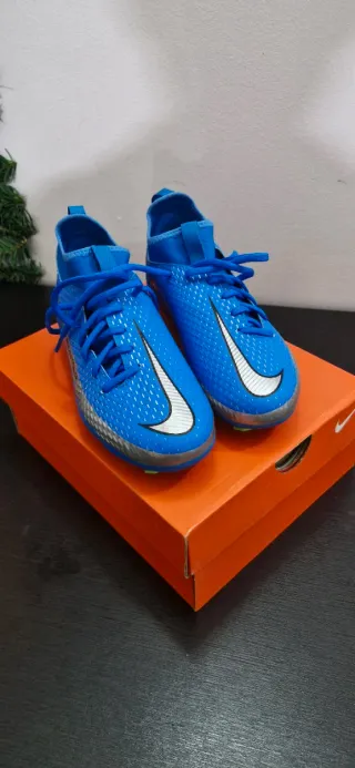 Botas de fútbol Nike Phantom para niño talla 35,5