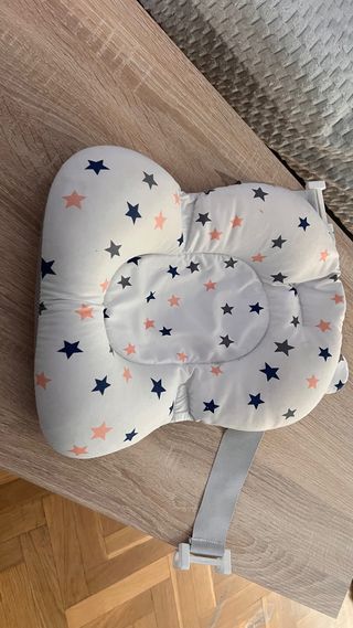 Cojín para bañera de bebé con estrellas