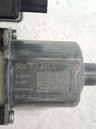MOTOR ELEVALUNAS TRASERO IZQUIERDO VOLKSWAGEN TIGUAN (AX1)