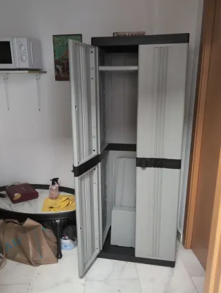 Armario ligero de plástico