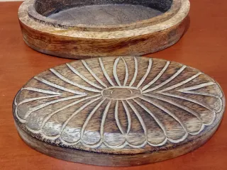 Caja joyero madera tallada
