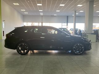 CUPRA Leon SP 1.5 eTSI 150CV DSG MHEV Espectacular