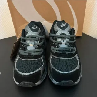 Asics Gel NYC Negro Gris