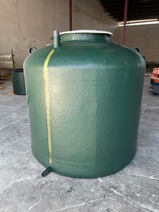 Depósitos poliester para agua potable entre otros