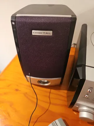 Radio CD Digital con Altavoces y Mando