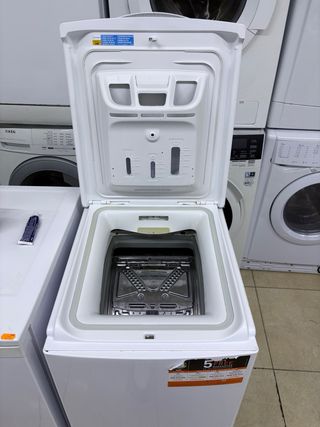 Lavatrice a carica dall'alto Indesit 7kg 1200rpm