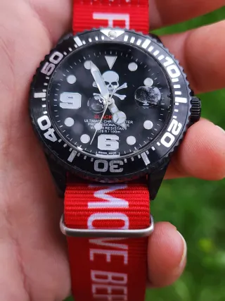 Reloj Prototipo modificado y lleno de liquido