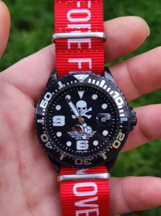 Reloj Prototipo modificado y lleno de liquido