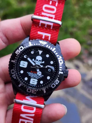 Reloj Prototipo modificado y lleno de liquido