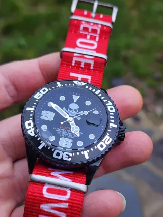 Reloj Prototipo modificado y lleno de liquido