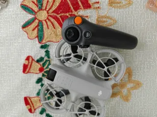 Dron DJI Mini con  mando ,le falta las gafas