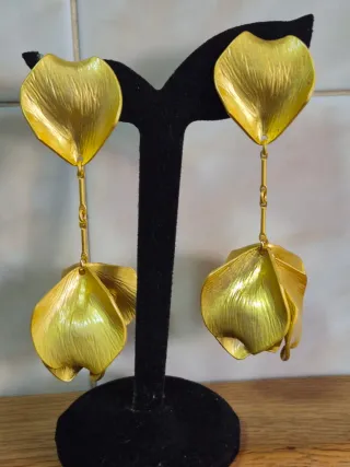 Pendientes flor acero dorado estilo Zara