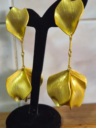 Pendientes flor acero dorado estilo Zara