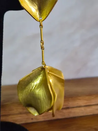Pendientes flor acero dorado estilo Zara