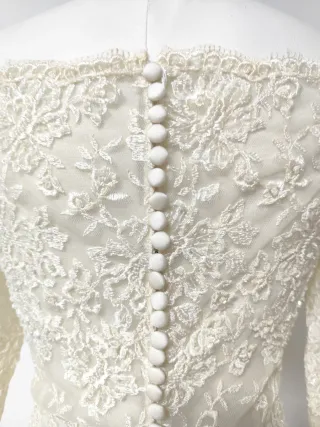 Chaqueta encaje y pedrería color Marfil