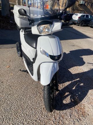 Peugeot 125i Scooter Blanca