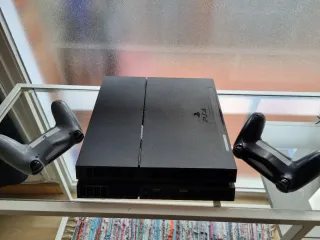 PS4 + 5 Juegos + 2 Mandos + TV