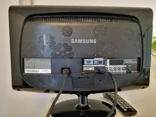 PS4 + 5 Juegos + 2 Mandos + TV